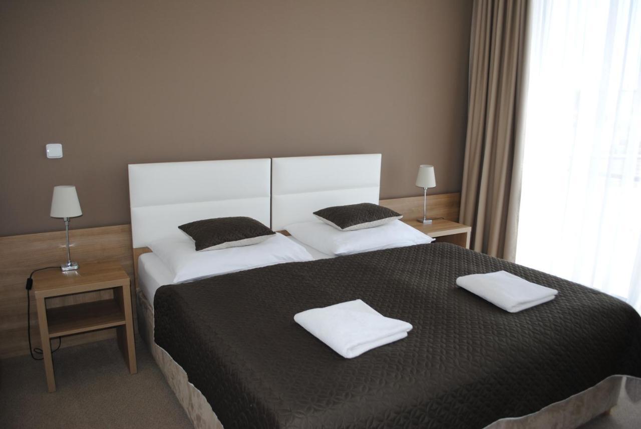 Hotel Golf Jezera Ostrožská Nová Ves エクステリア 写真