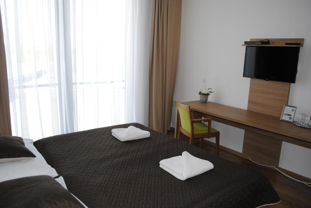 Hotel Golf Jezera Ostrožská Nová Ves エクステリア 写真