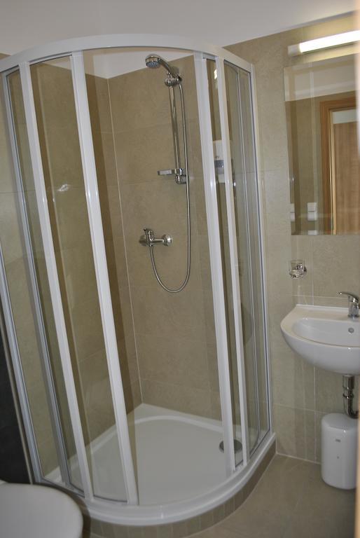 Hotel Golf Jezera Ostrožská Nová Ves エクステリア 写真