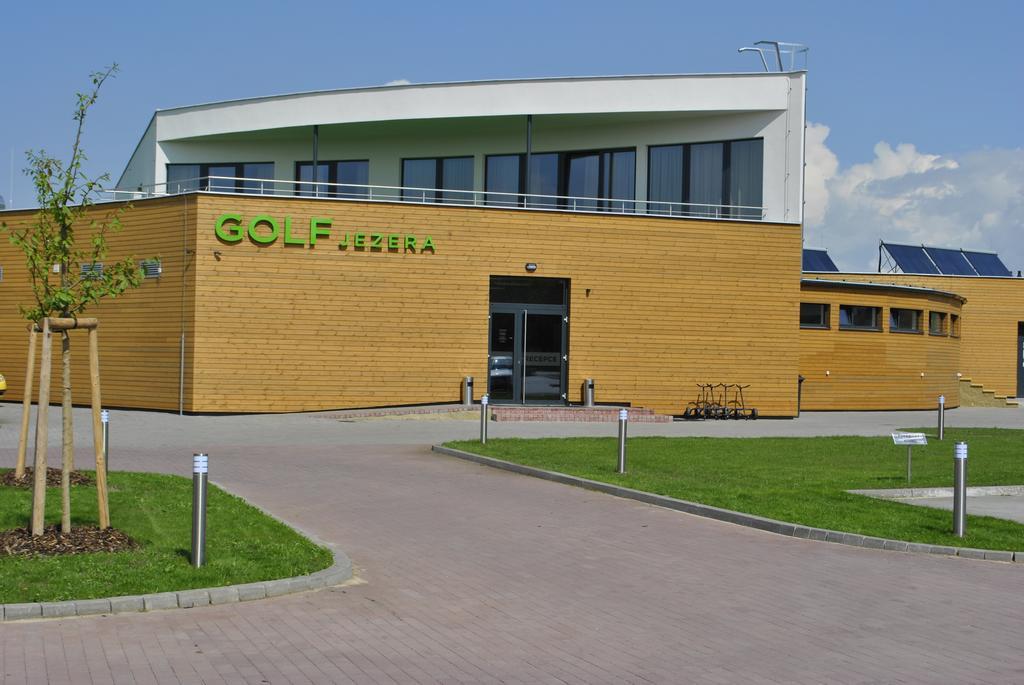 Hotel Golf Jezera Ostrožská Nová Ves エクステリア 写真