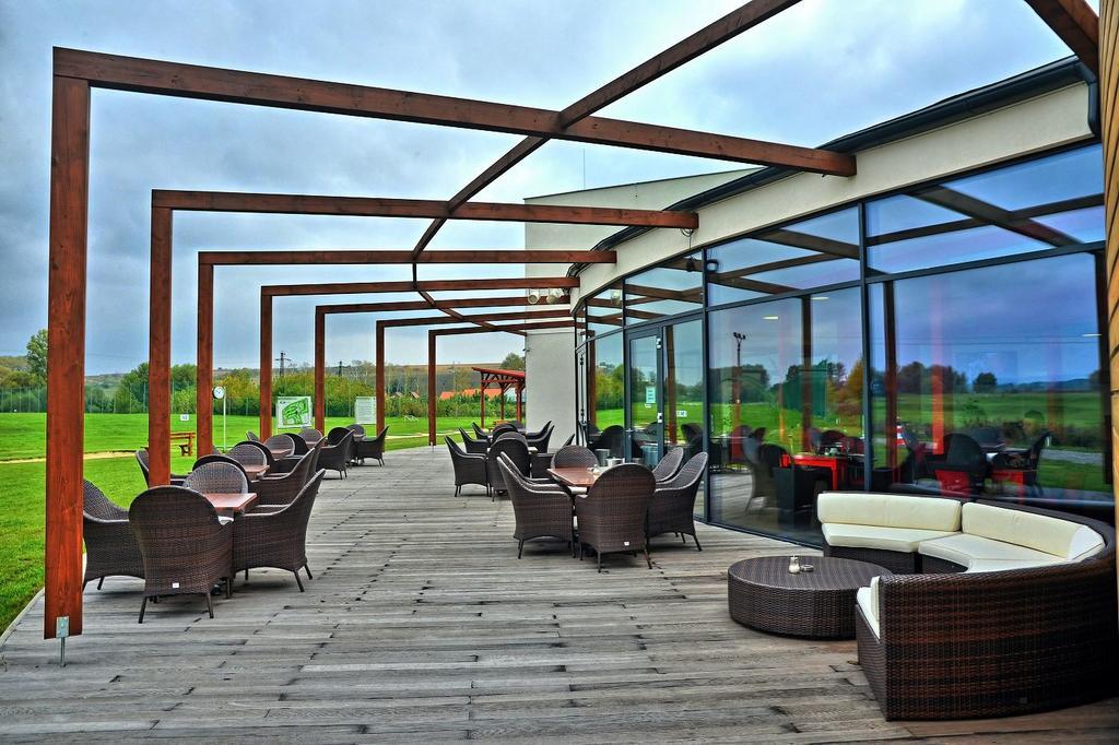 Hotel Golf Jezera Ostrožská Nová Ves エクステリア 写真