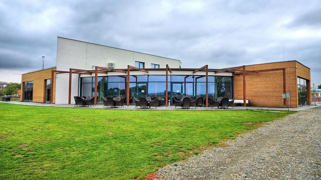 Hotel Golf Jezera Ostrožská Nová Ves エクステリア 写真